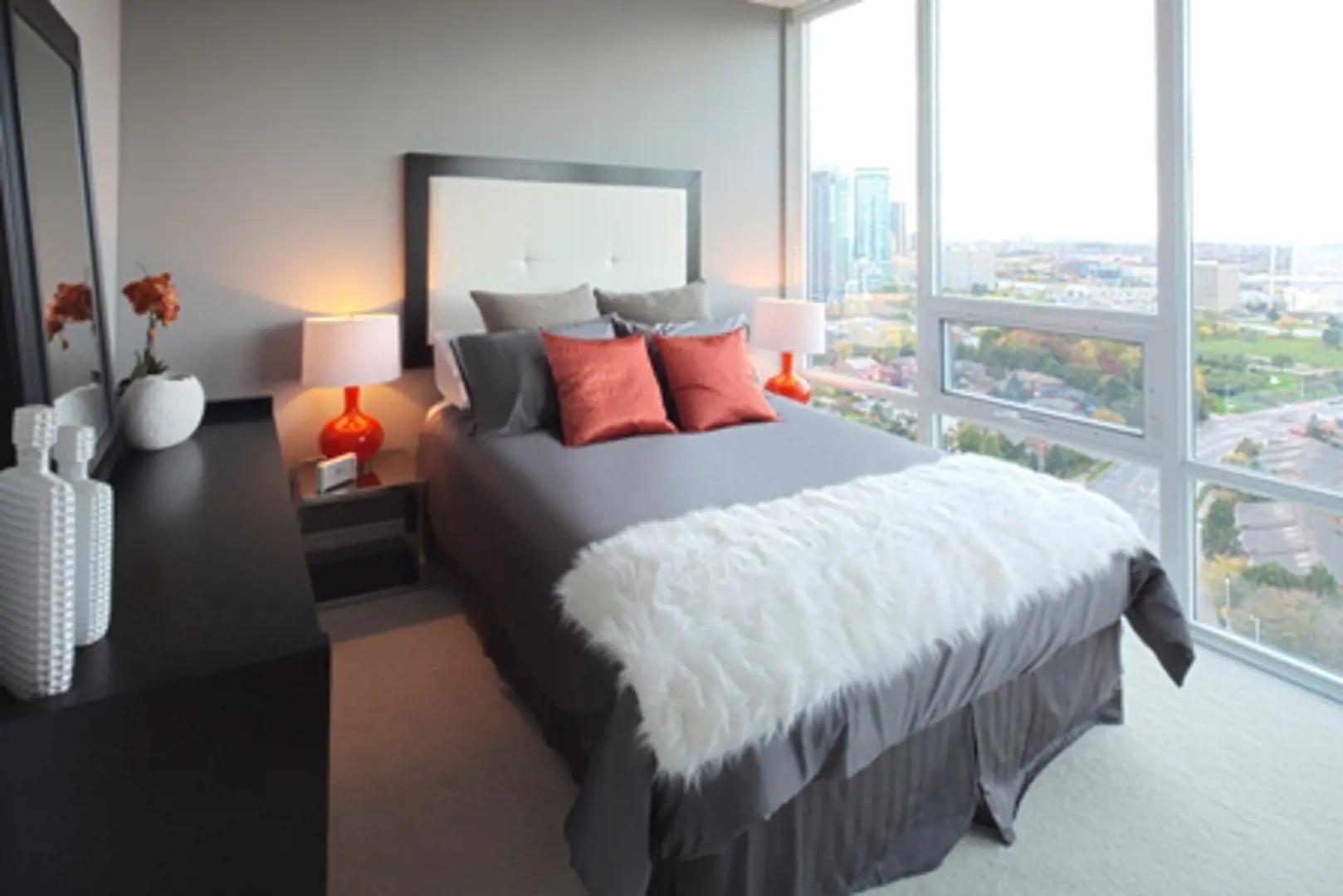 Elle Condominiums – image 2